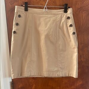 Banana Republic Tan Button-Detail Women's Skirt. Size 4.